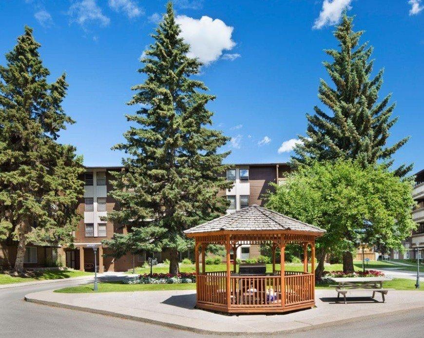 Lakeview Mews
